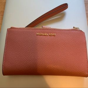 Michae Kors Adele wristlet/wallet in rose